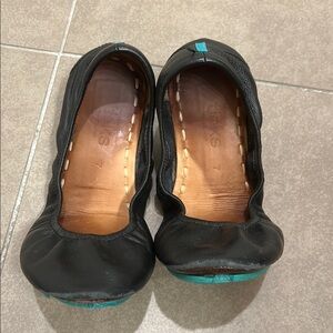 Black Tieks Flats